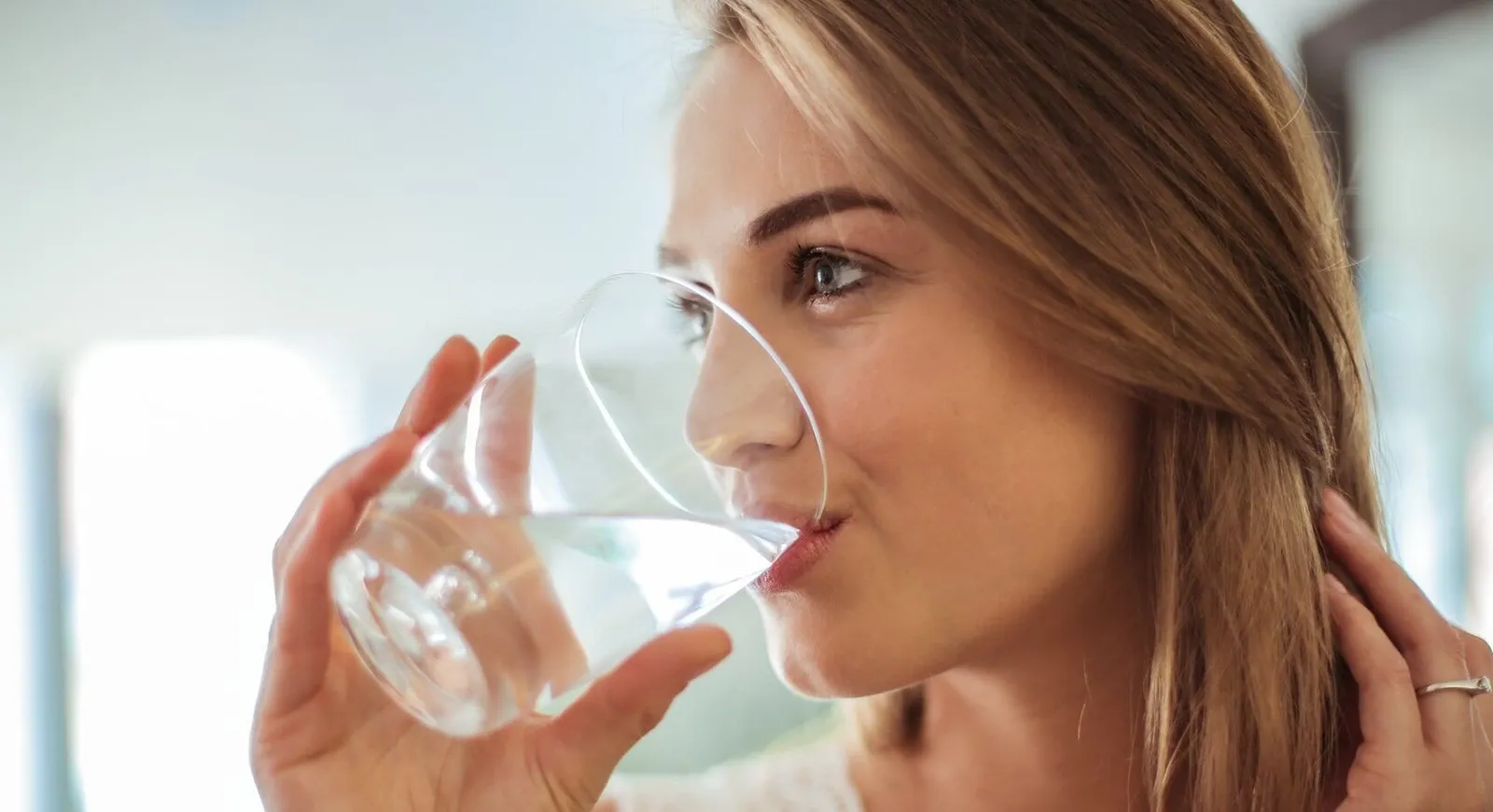Gevaarlijk Water? 9 Fabels over Gedestilleerd Water Drinken